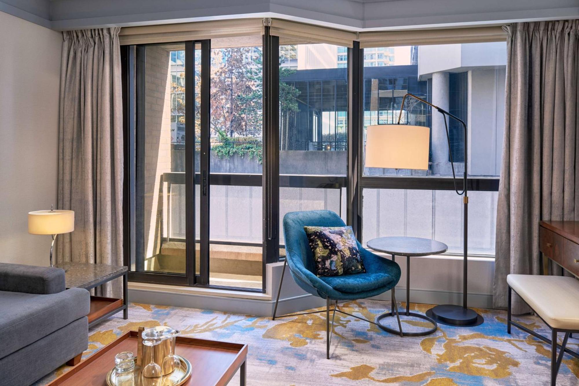 Metropolitan Hotel Vancouver Bagian luar foto